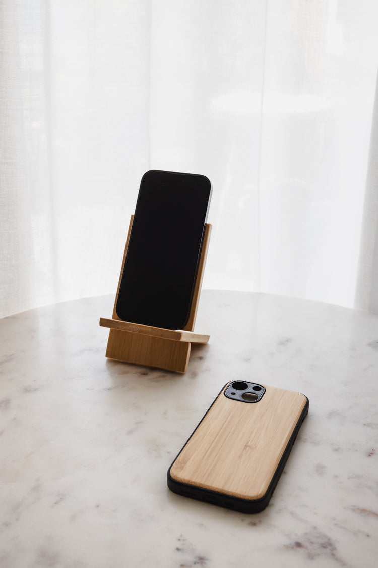 Houten telefoonhoesje + houten telefoonhouder - iPhone 15 - naturel kleur