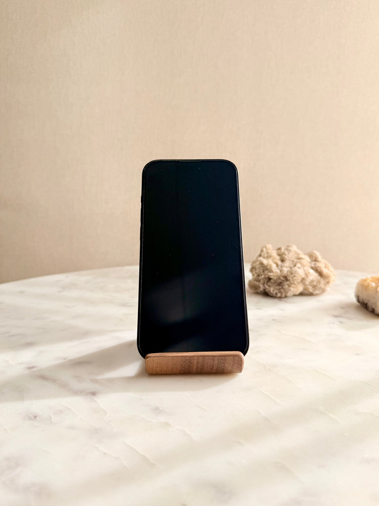 Luxe houten telefoon standaard van zwart walnoothout