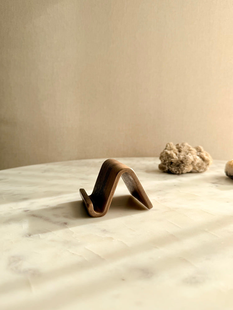 Luxe houten telefoonhouder/ telefoon standaard van zwart walnoothout