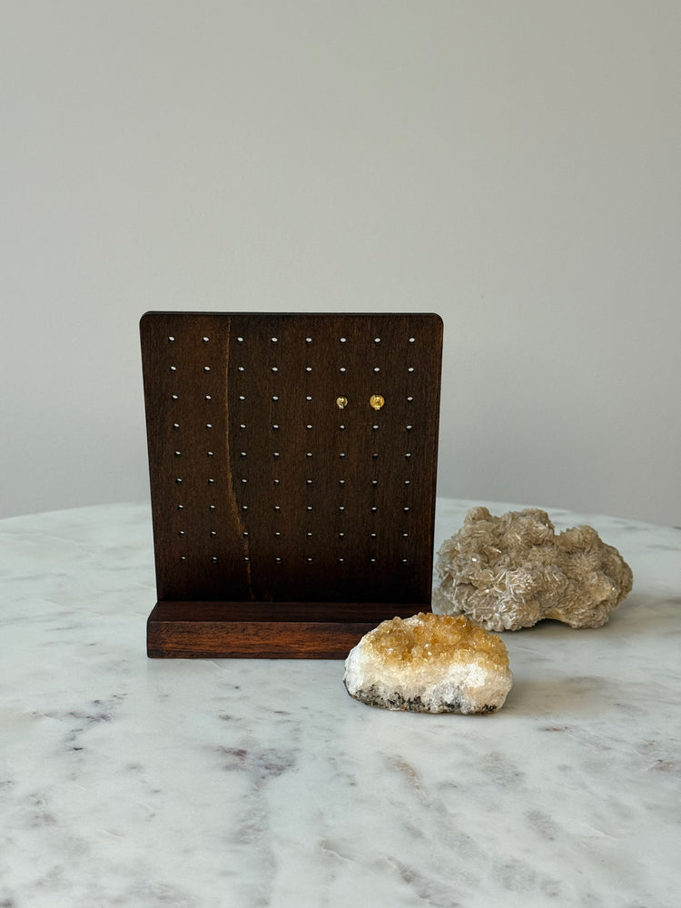 Houten oorrbellen standaard / organizer - walnoot kleur