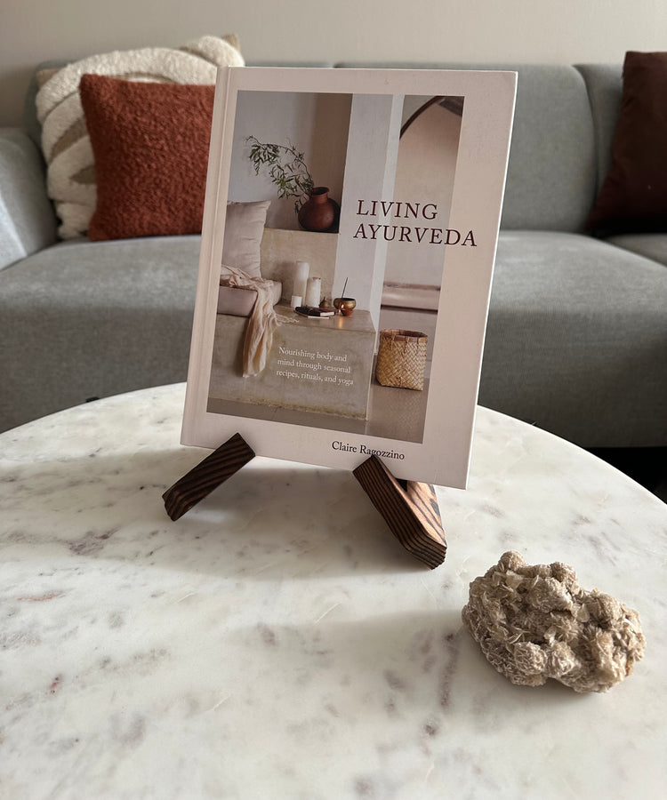 Houten boekenstandaard / boekenhouder walnoot kleur