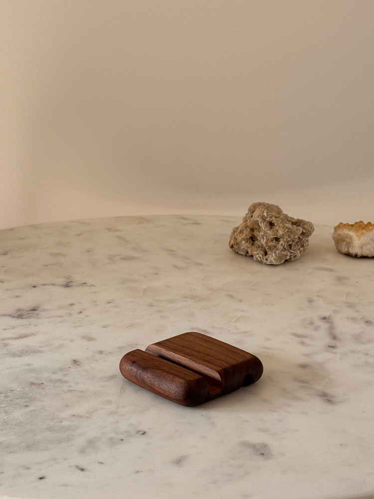 Houten telefoonhouder walnoot kleur - rond