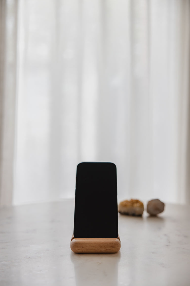 Houten telefoonhouder