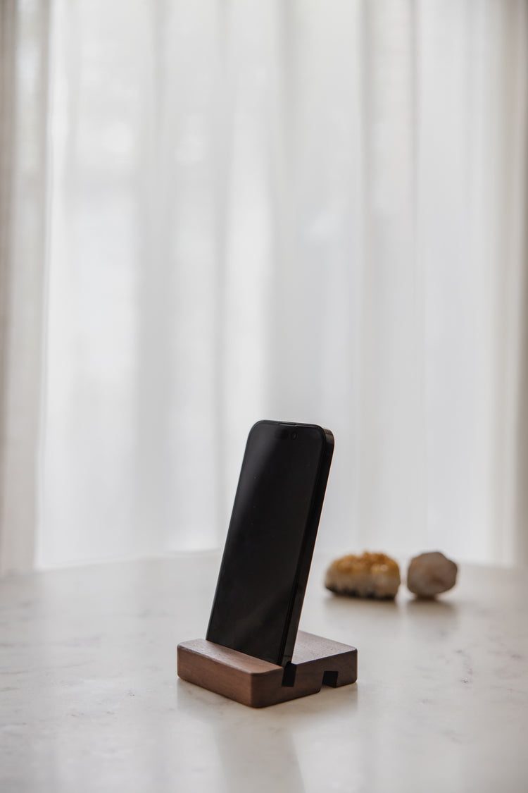 Houten telefoonhouder bureau walnoot