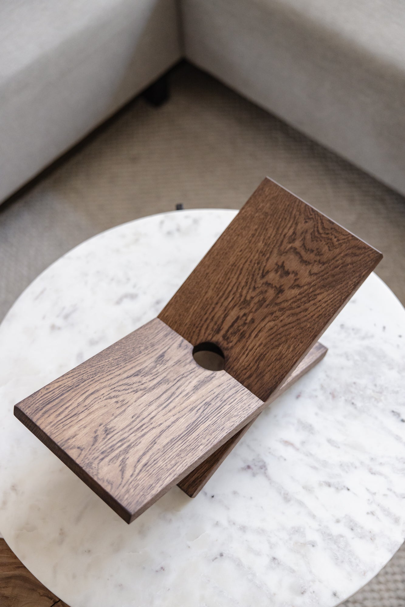 Houten boekenstandaard eiken japandi