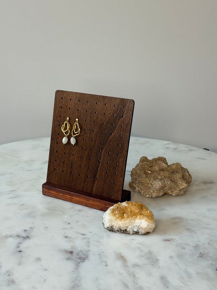 Houten oorrbellen standaard / organizer - walnoot kleur