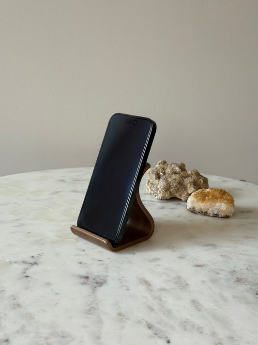 Luxe houten telefoonhouder van zwart walnoothout