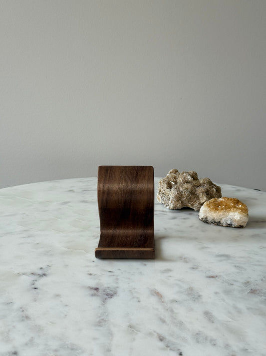 Luxe houten telefoonhouder van zwart walnoothout