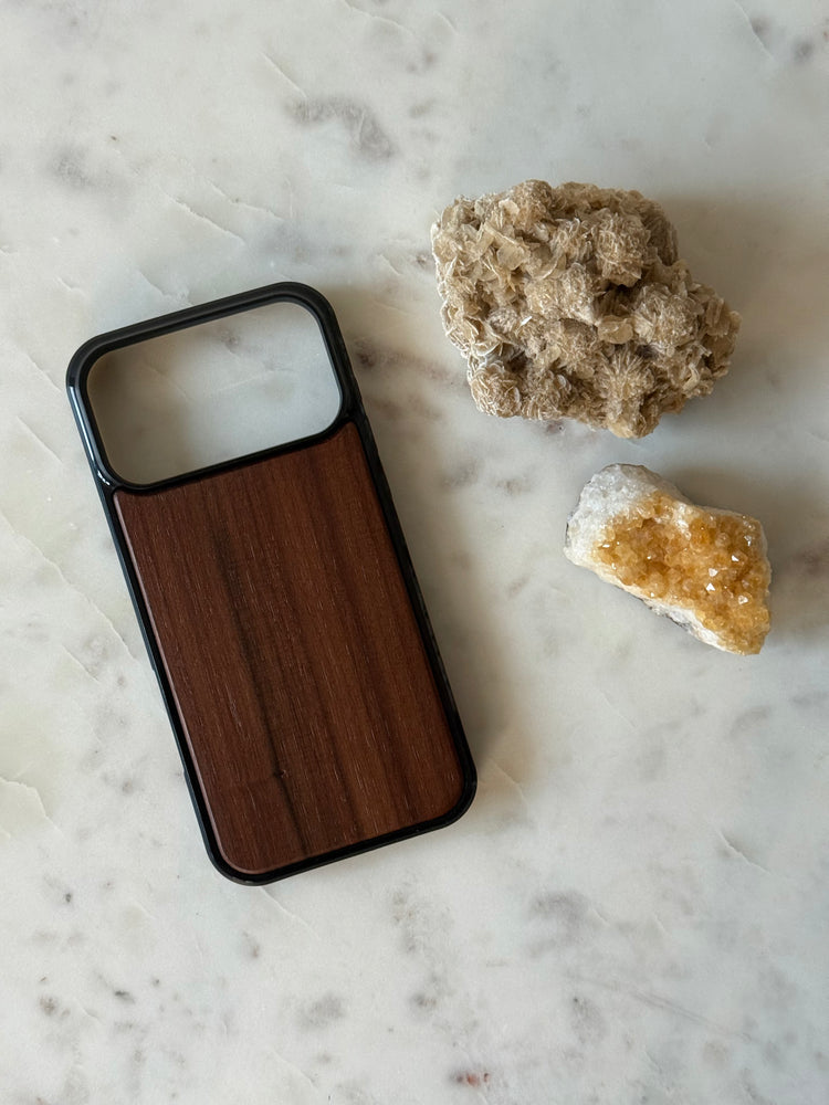 Houten telefoonhoesje iPhone 17 Pro Max - Walnoot kleur