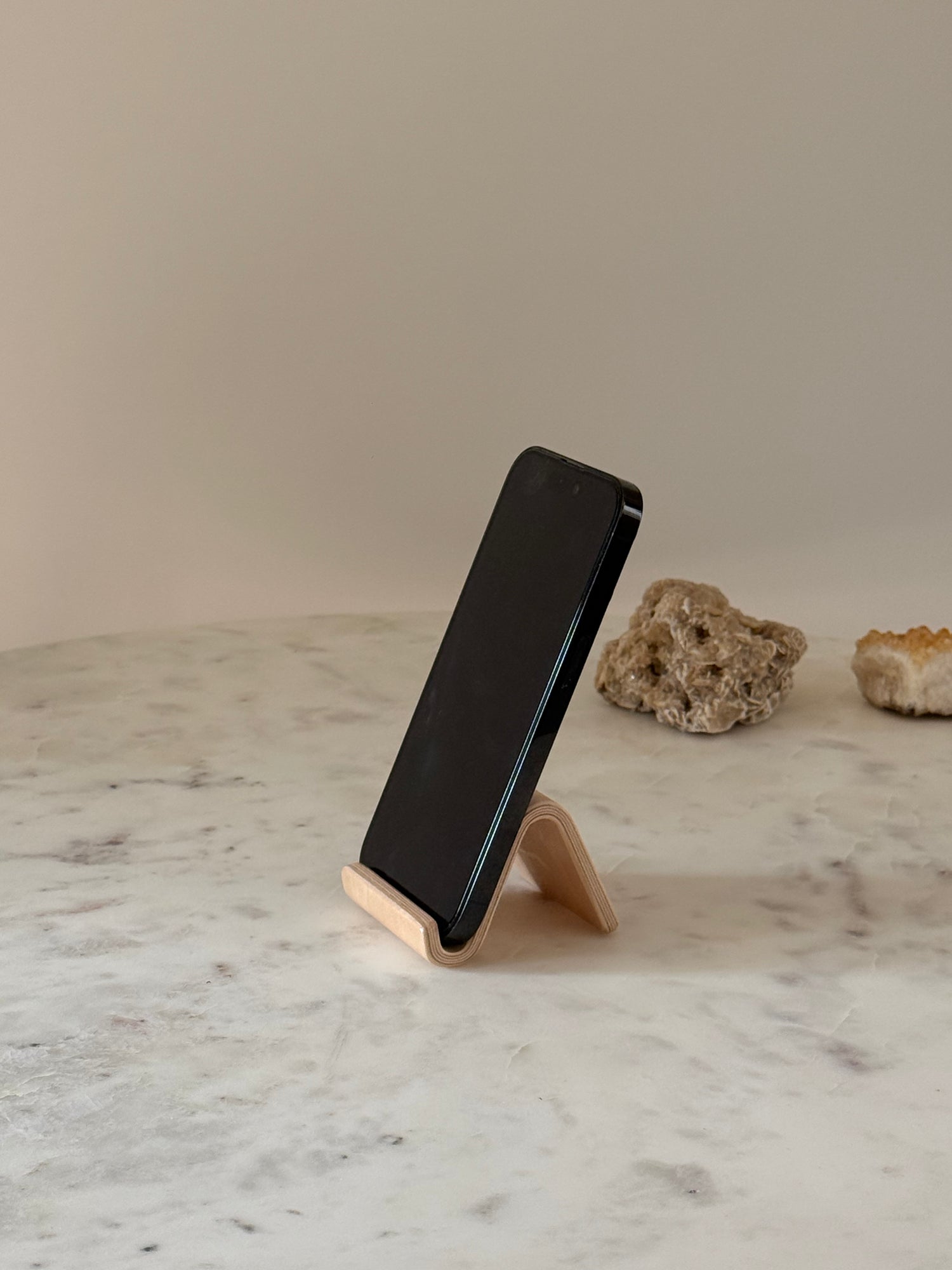 houten telefoonhouder