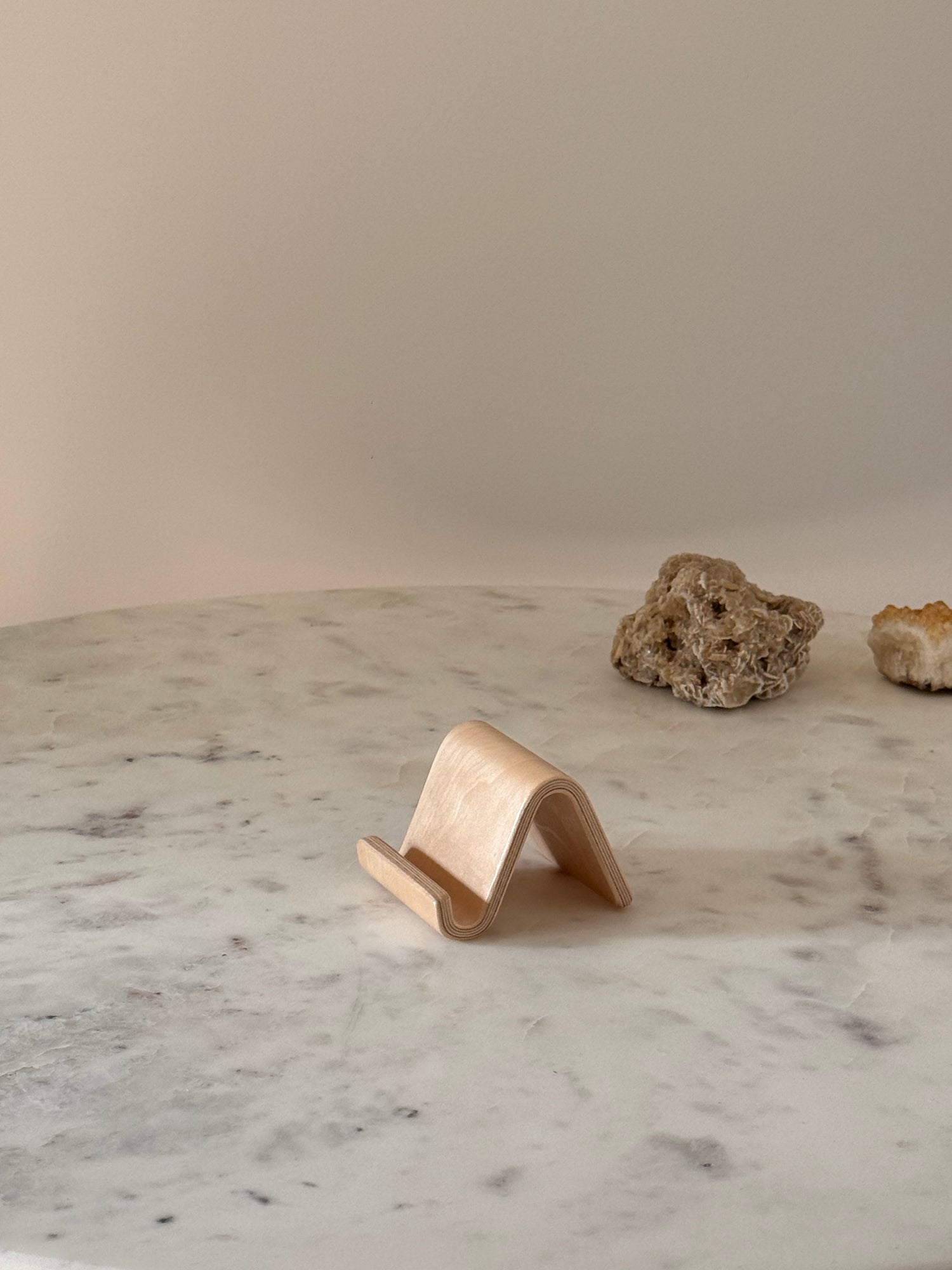 telefoonhouder hout naturel